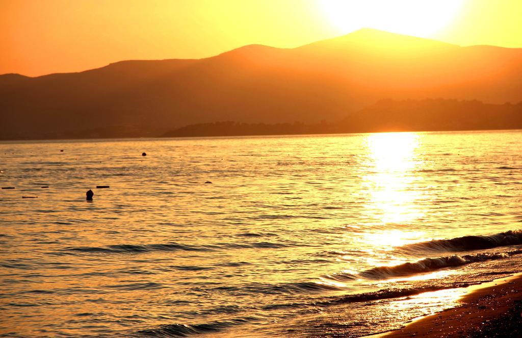 Gumuldur Mavi Deniz Hotel Екстериор снимка