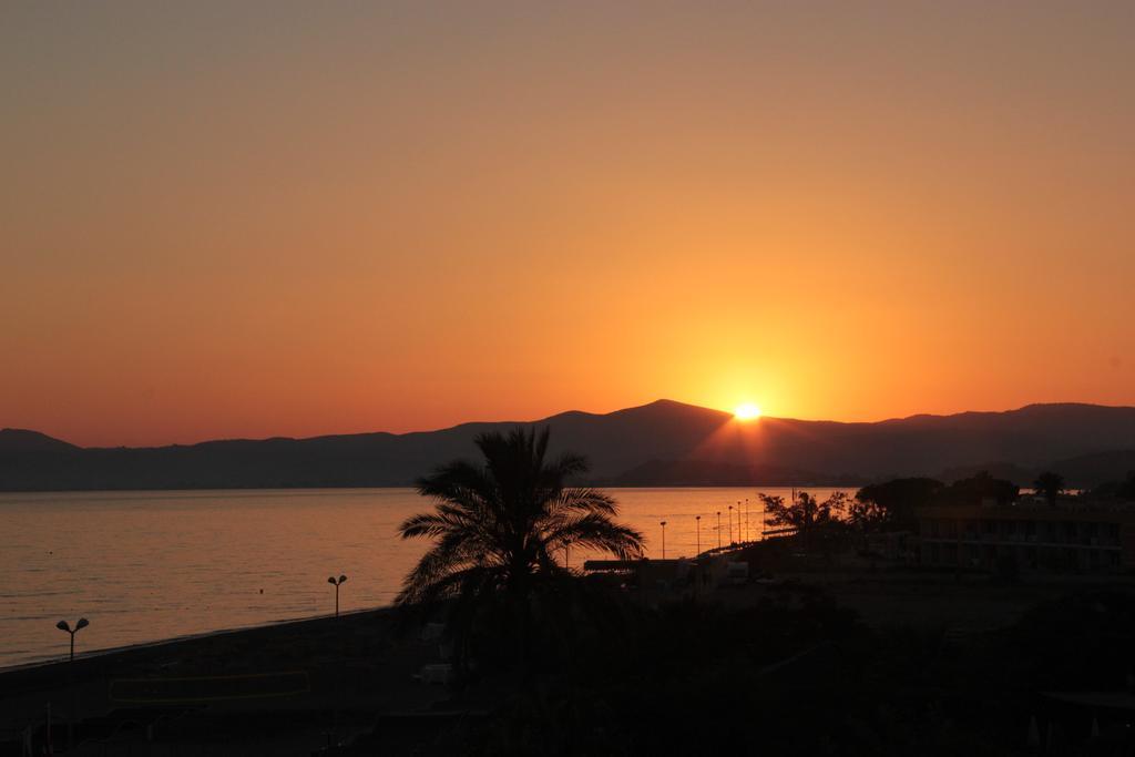Gumuldur Mavi Deniz Hotel Екстериор снимка